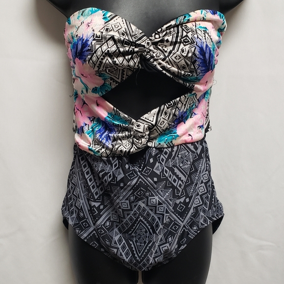 OP Large One Piece Swim Suit - Picture 1 of 5